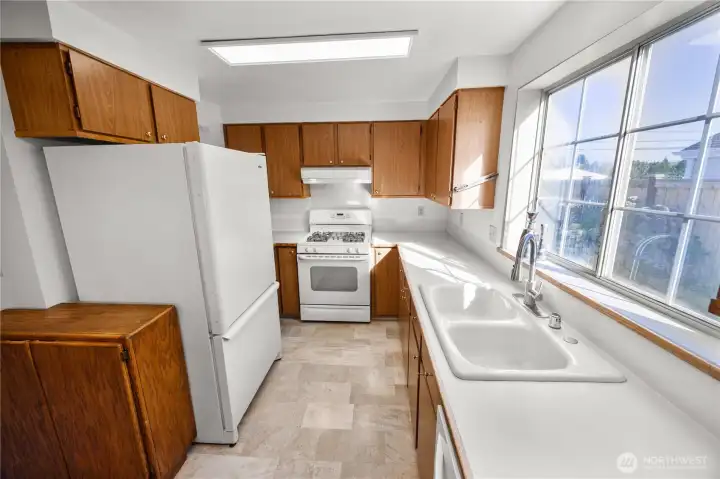 looking down to the stove