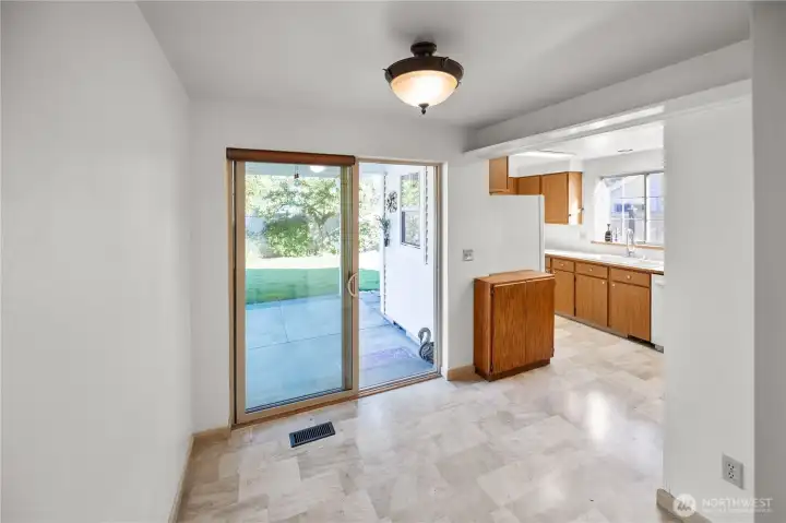 kitchen has a dining area