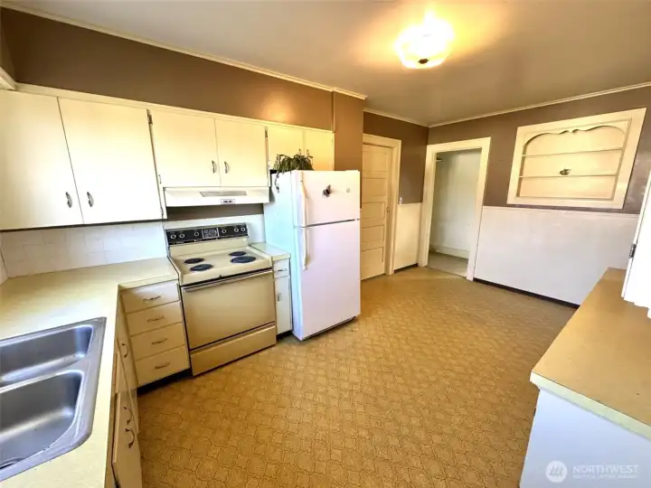 Spacious Kitchen