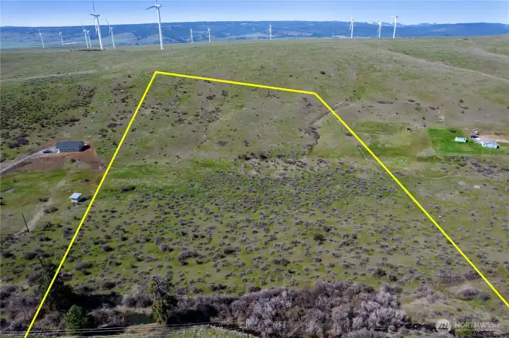 Lot lines shown in the photo are for reference purposes only and may not accurately depict the exact property boundaries