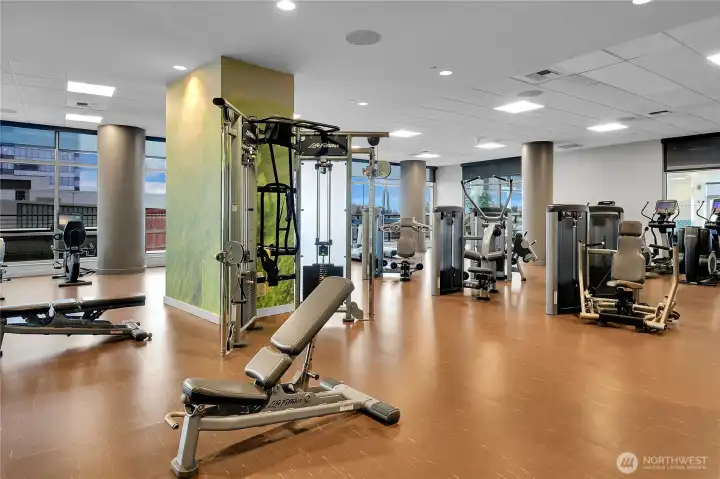 Power your performance with state-of-the-art exercise equipment, including a Peloton bike that offers live and on-demand classes led by world-class instructors.