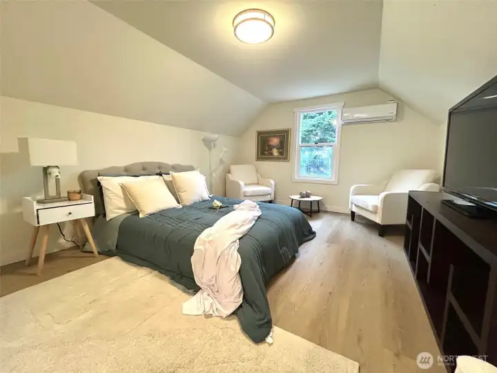 Master bedroom 1 upstairs