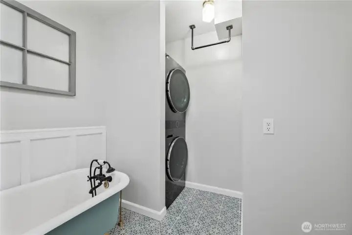 Downstairs bathroom/laundry