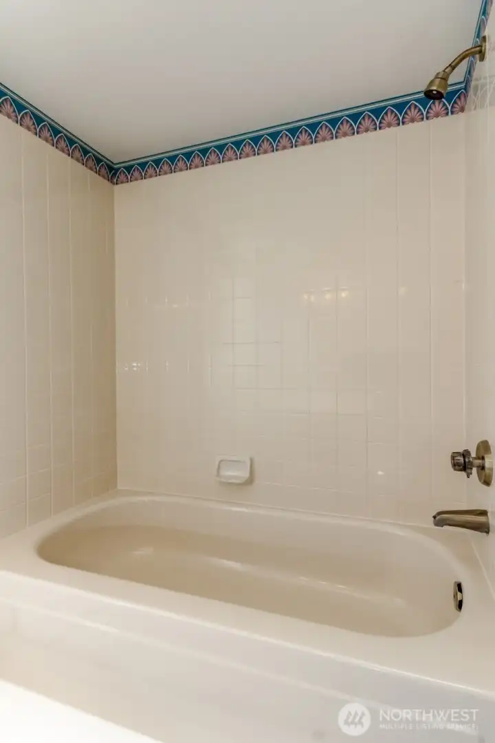 Full bath in ensuite bath