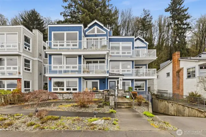 Welcome to Heron Watch at 1600 Alki Avenue SW!