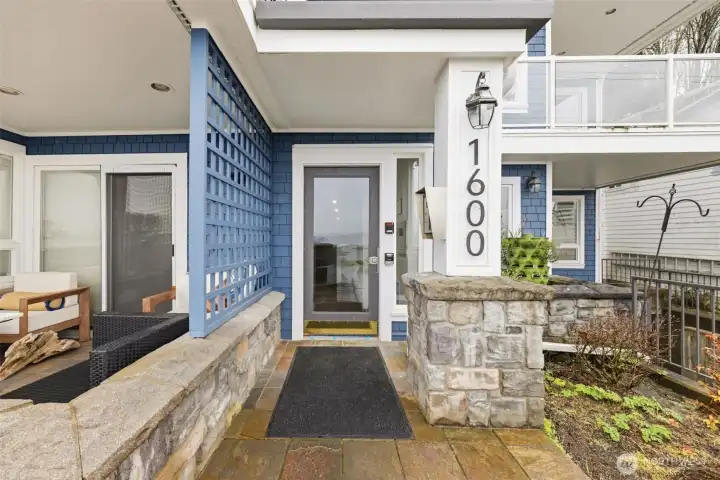 Cape Cod architecture invites you in.