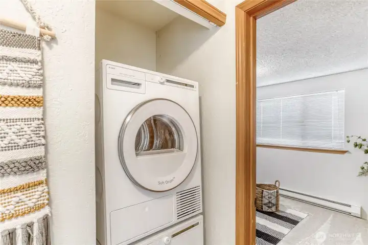 New stackable washer & dryer included!