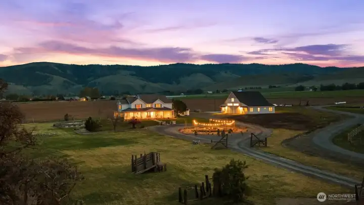 Beautiful sunsets looking over Manastash Ridge