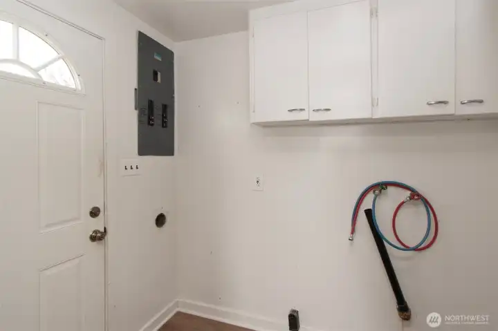 Laundrey room, back enterance