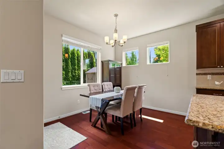 Diningroom. Diningroom.