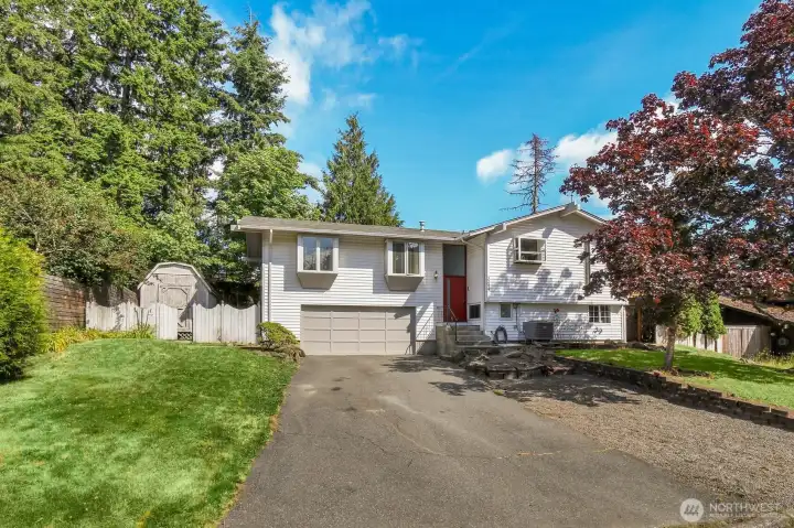 Large home on a generous lot just waiting for your personal touch! Large home on a generous lot just waiting for your personal touch!