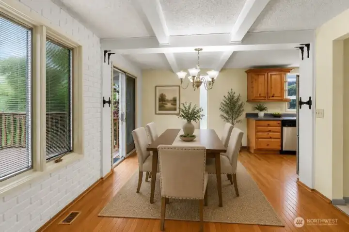 Dining Room with access to the deck. *Virtually staged* Dining Room with access to the deck. *Virtually staged*