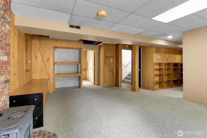 Lots of great storage in the rec room! Lots of great storage in the rec room!