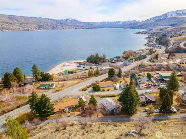 A few minutes away from downtown, wineries, and parks.