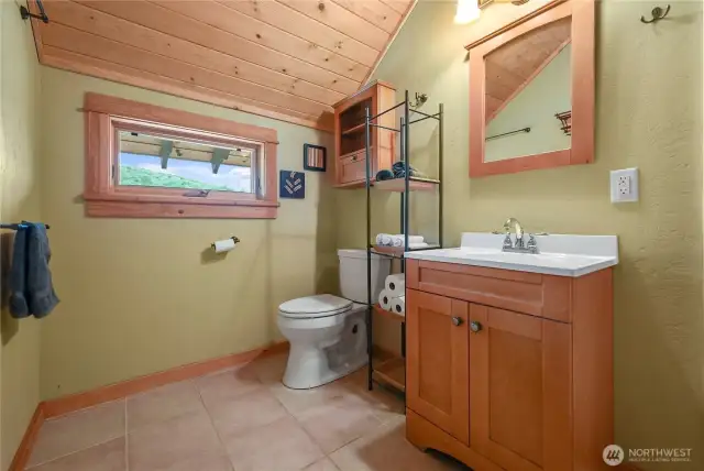 Tile floor for easy maintenance
