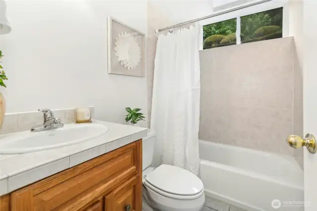 Lower Floor Full Bath