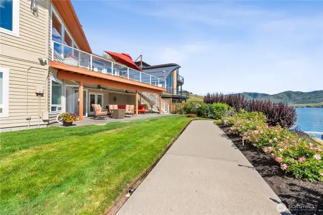 Waterside Lawn/Walkway