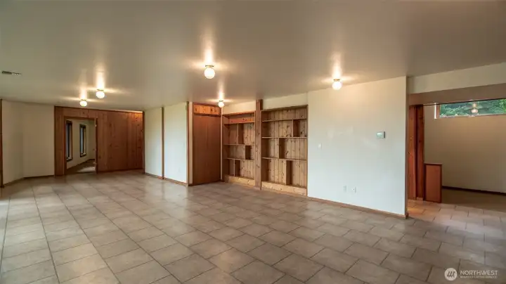 Looking back from the other end of the house and see that entry on the right?