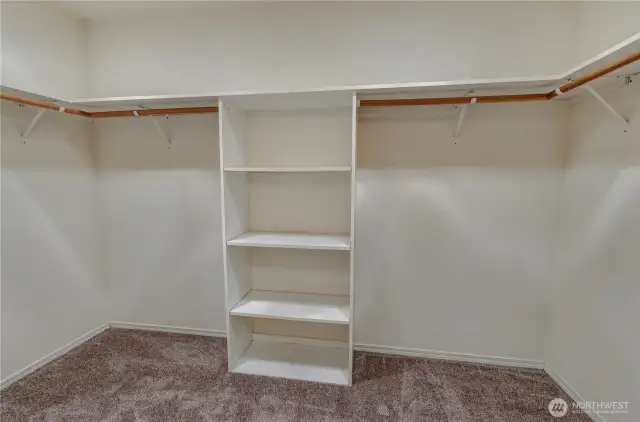 Blank slate walk-in closet