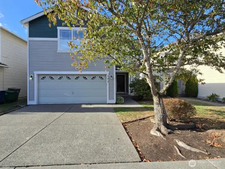 Great Renton Highlands location in desirable Liberty Ridge.