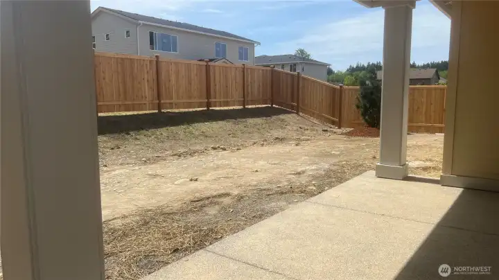 Spacious rearyard - fully fenced