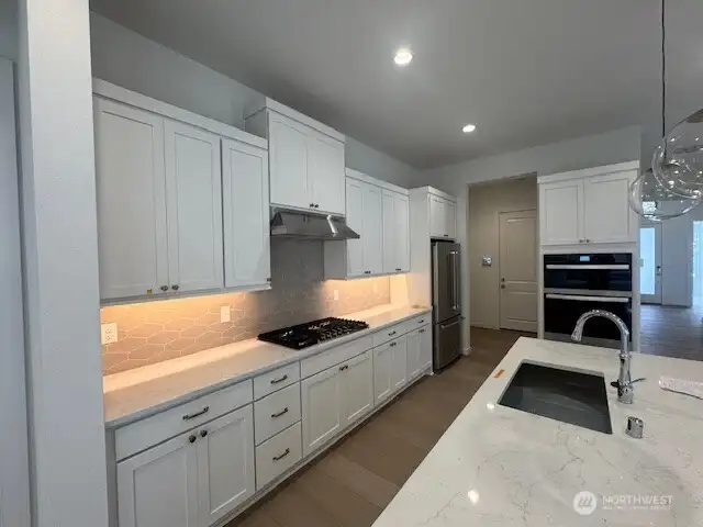 White kitchen cabinets