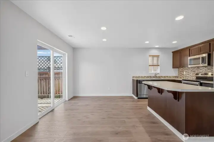 Dining area/kitchen