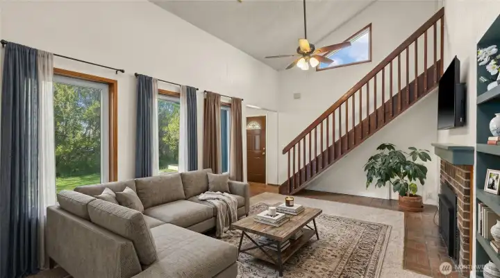 Virtually Staged Living