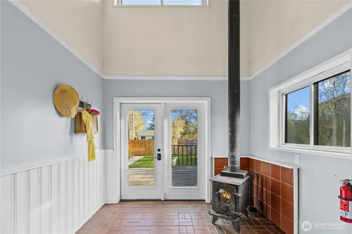 Kitchen sitting area