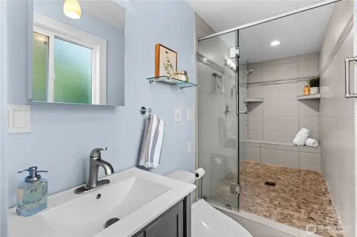 primary ensuite bathroom