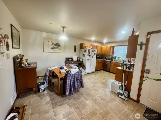 Kitchen w/ eating area