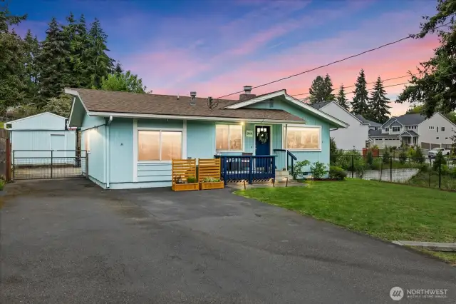 Welcome to 2018 5th St SW, in the beautiful Clarks Creek/ DT Puyallup community