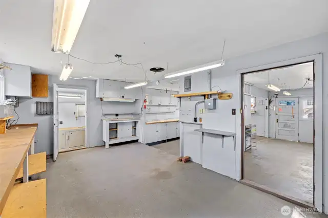 Detached Shop with Power
