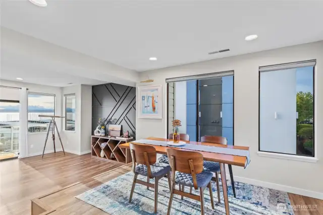 Beautiful dining area with lots of natural light.