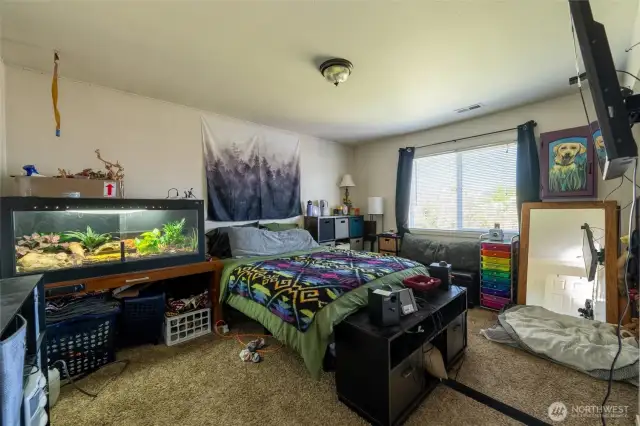 Upper bedroom 4.