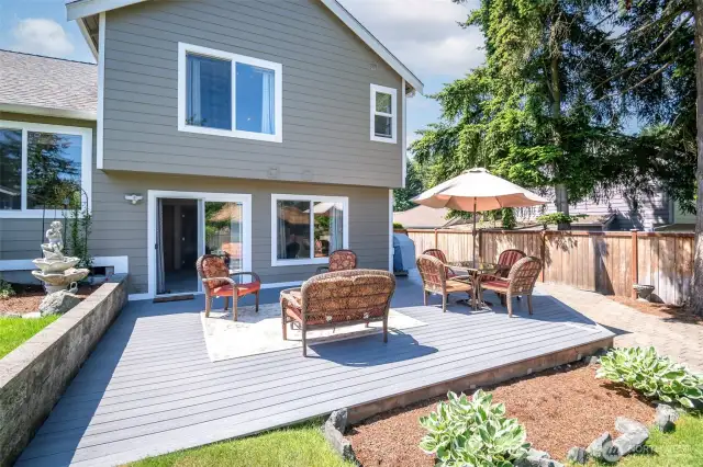 Relax on your custom built rear Trex deck and pavers, easy entertaining for large or small groups