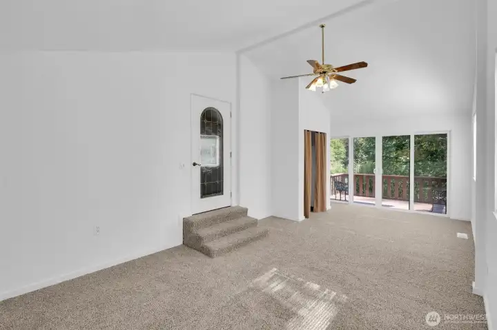 Huge Upper Primary Bdrm w/additional attached rrom perfect for clothing, crafts, reading area