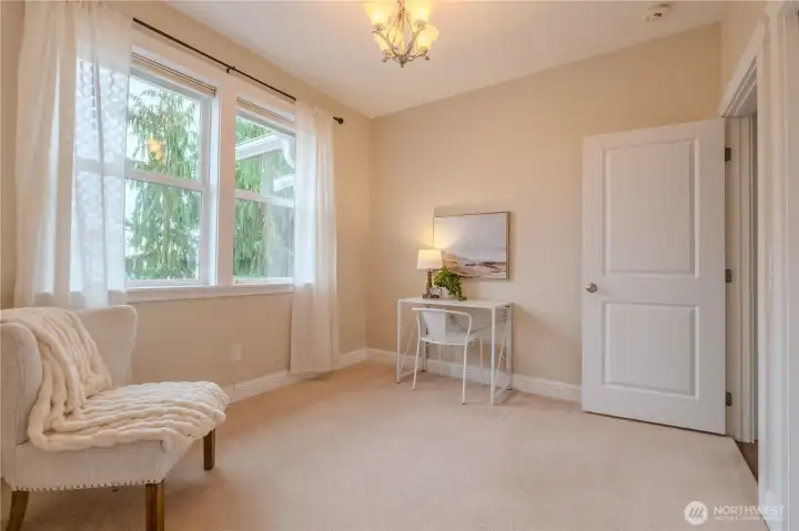 Office Space / 4th Bedroom just off front entry.