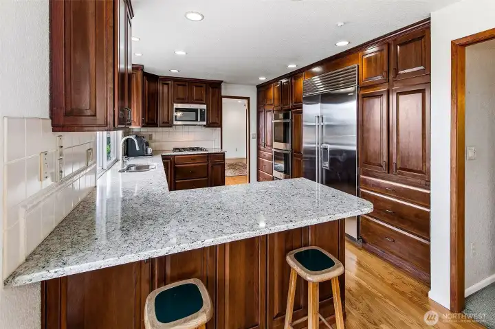 Eating bar is perfect for a little breakfast