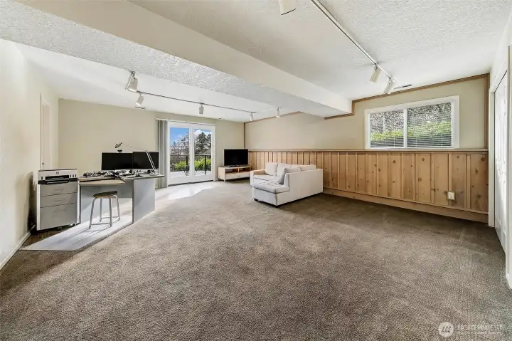 Family room leads to the 2 large decks