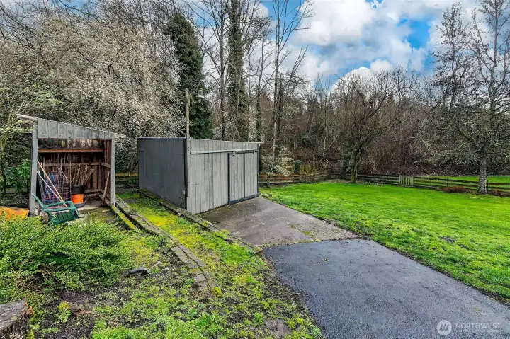 Small barn and dog run or kennel