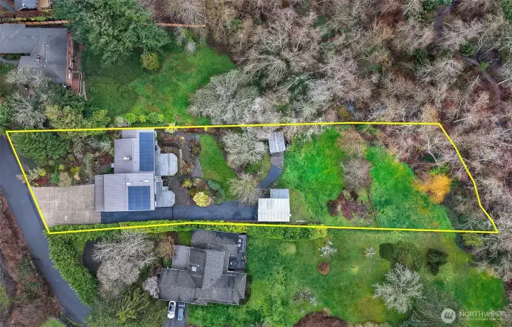 Outlining the approx boundary lines of this estate