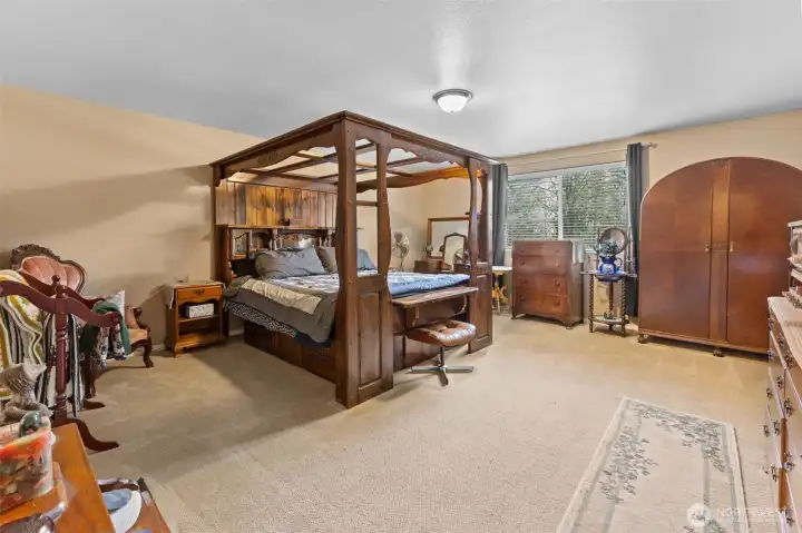 Large primary bedroom