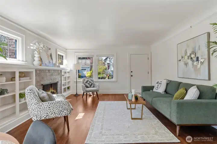 Close to shopping, amenities, dining, parks, and more!