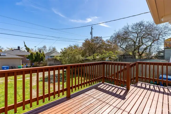 Back yard and deck get plenty of sunlight! Soak up those rays and have a summer BBQ.