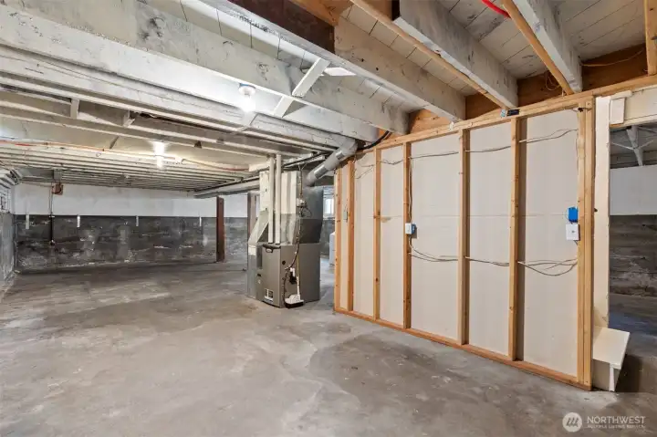 Expand your living space in this 940sf unfinished basement!