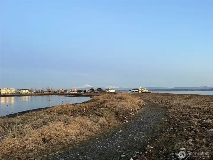 Trail on the spit to the beach
