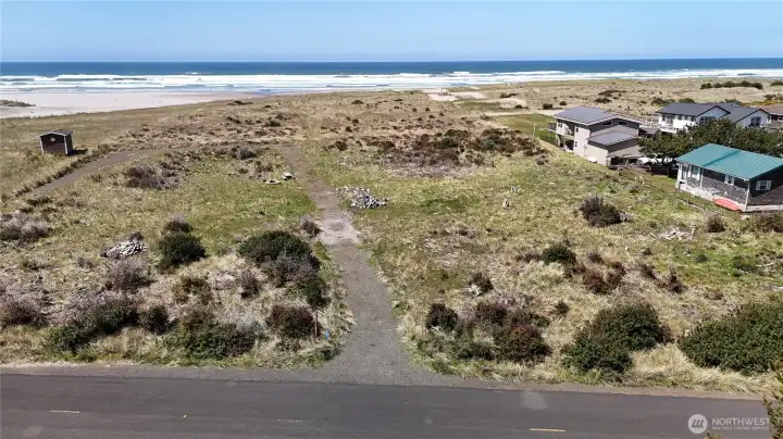 Center-drive access creates an easy, ready-to-imagine coastal homesite