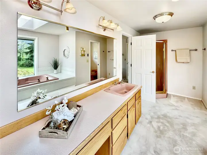 Looking towards shower.