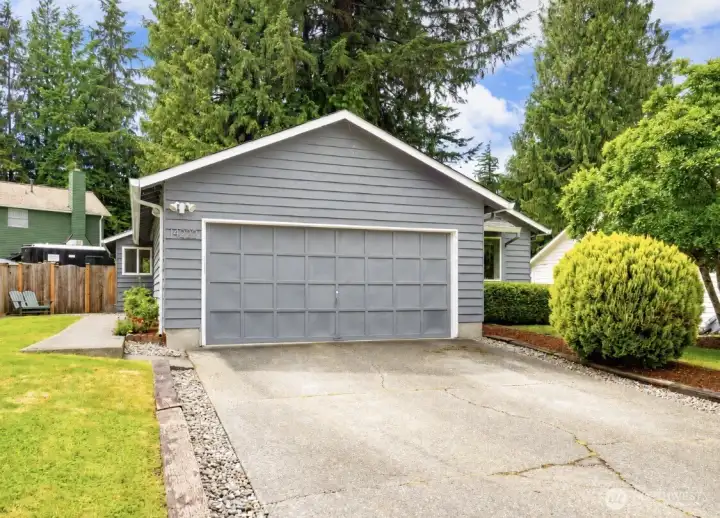 It’s location in the Everett neighborhood of Silver Firs is just one of many enviable facets at play in this home. Here, enjoy proximity to great schools, quiet streets, and easy access to commuter-friendly routes that can just as easily take you to city getaways as to much-needed natural beauty-filled escapes. The neighborhood, just like the home itself, is the gift that keeps on giving.